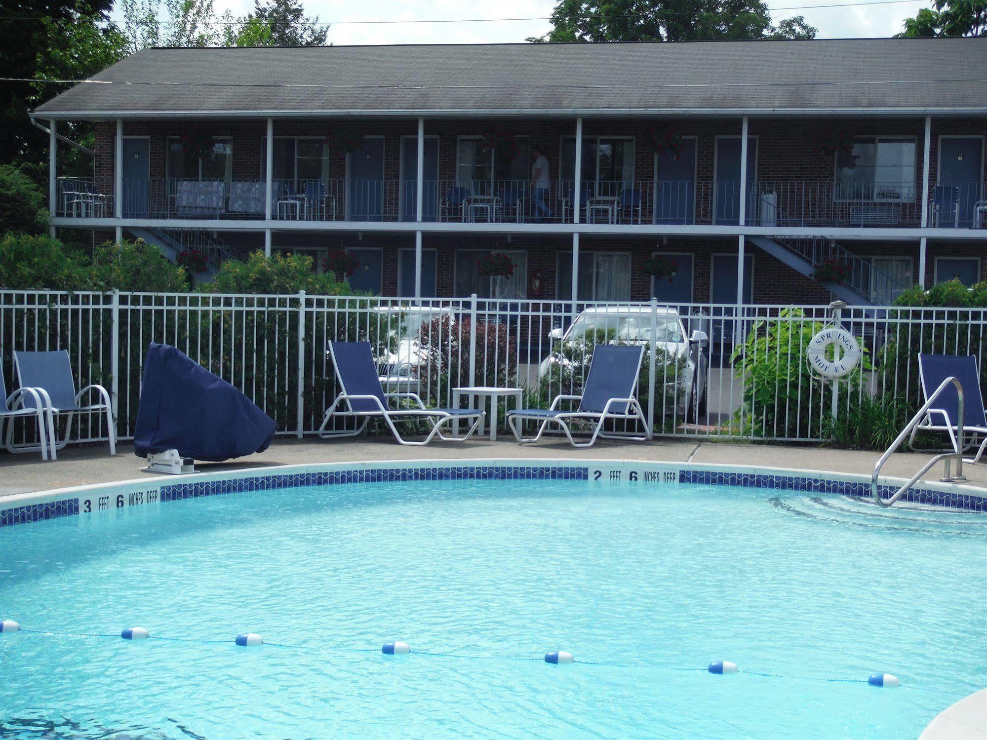 The Springs Motel Saratoga Springs Eksteriør billede