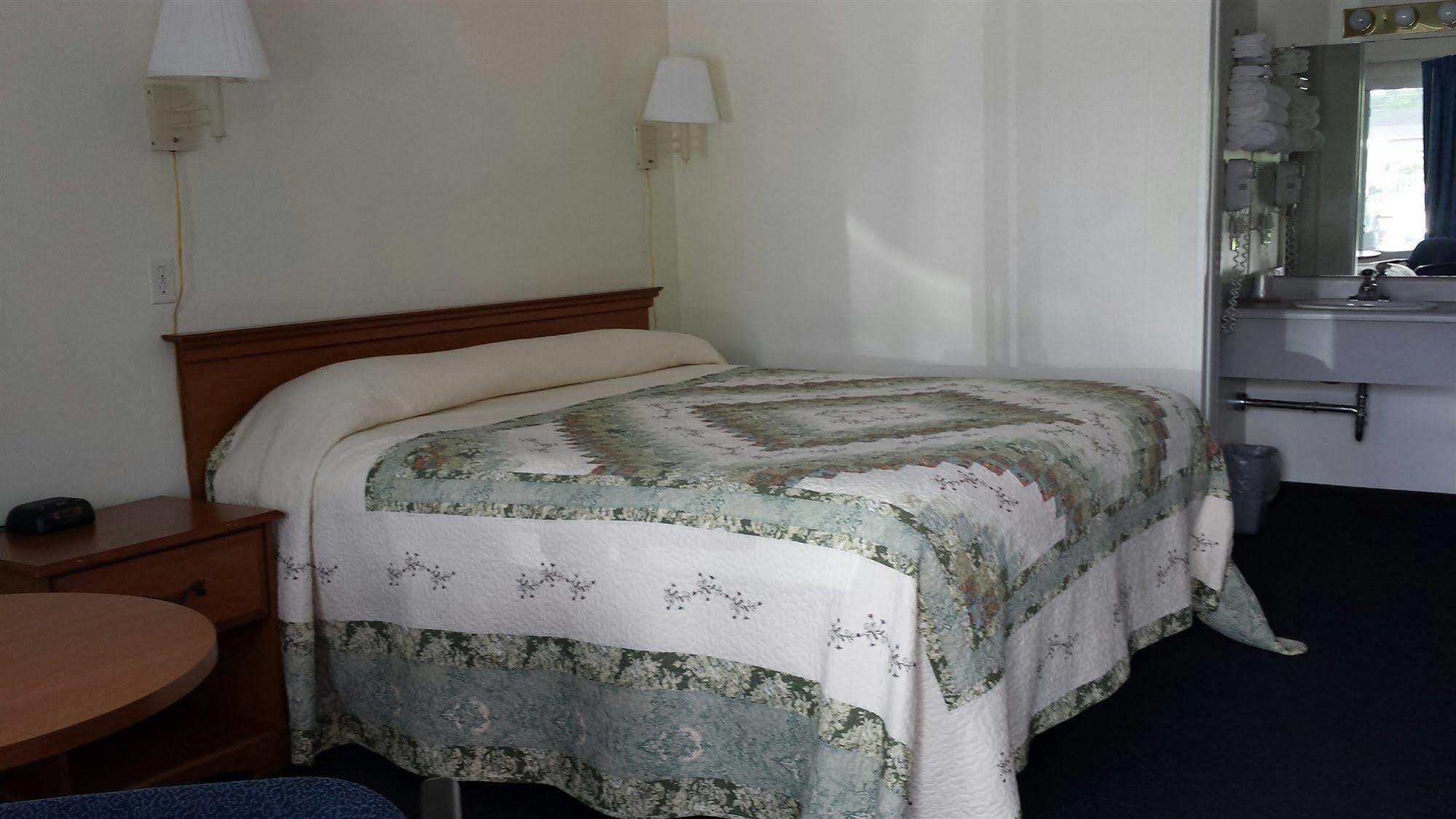The Springs Motel Saratoga Springs Eksteriør billede